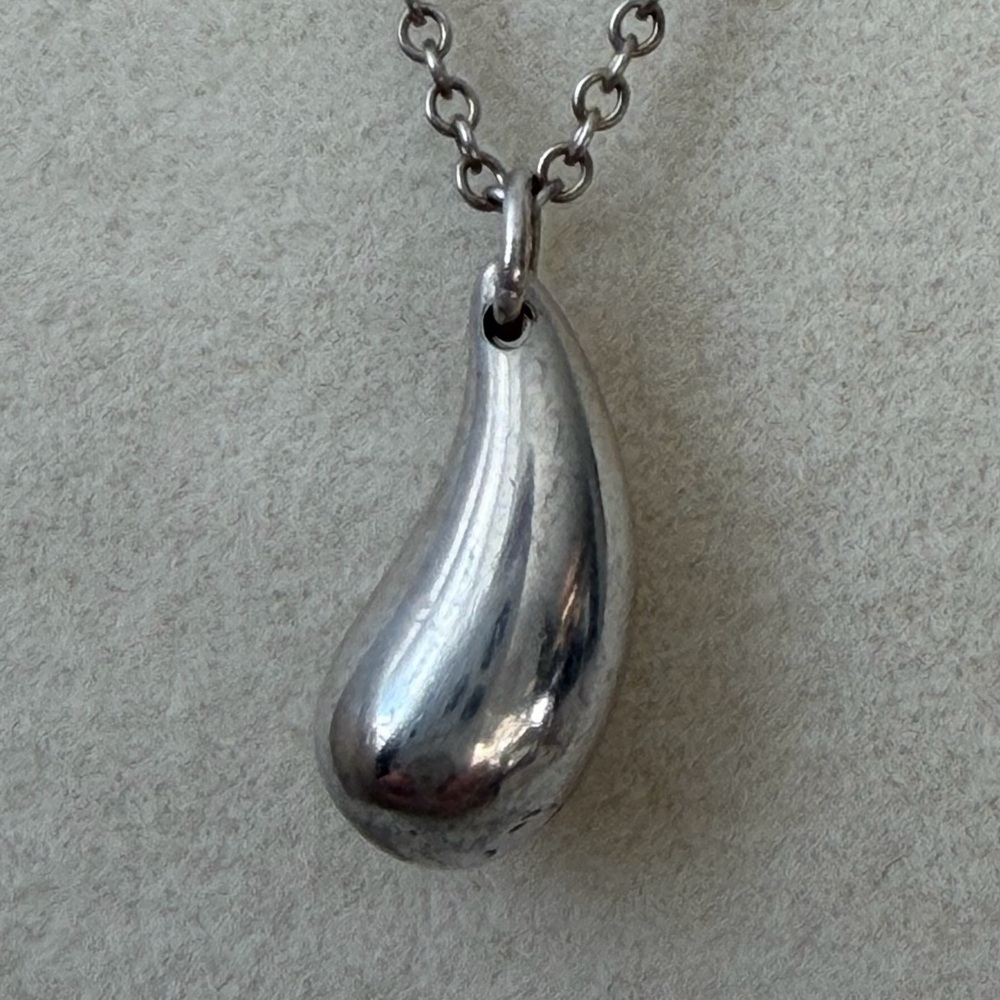Tiffany & Co. Elsa Peretti Teardrop Pendant Necklace – 925 Sterling Silver - Picture 5 of 7
